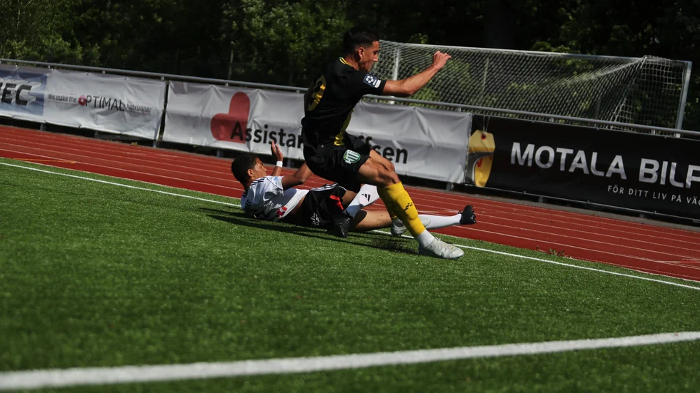 Isak Hellgren-Villegas med en av många fina brytningar han gjorde i matchen. 