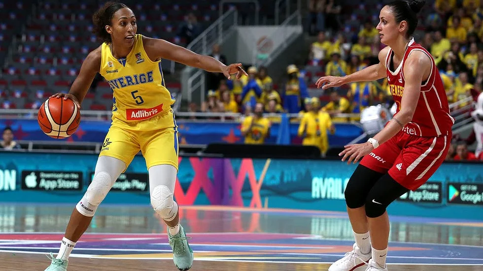 Milica Jovanovic, till höger, är klar för Luleå Basket.