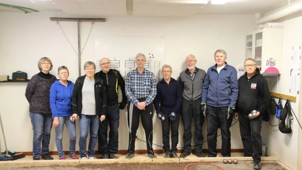 Från vänster Vera Henriksson, Anitha Gustafsson, Barbro Nilsson, Albin Nilsson, Tore Henriksson, Ove Engström, Erling Lindskog, Bo Wennberg och Gerhard Nilsson.