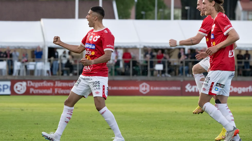 Degerfors Elyas Bouzaeine (tv) har fått en ny lagkamrat i Degerfors. Arkivbild.