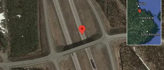 Fordon stillastående på E4 - helt stopp i ett körfält