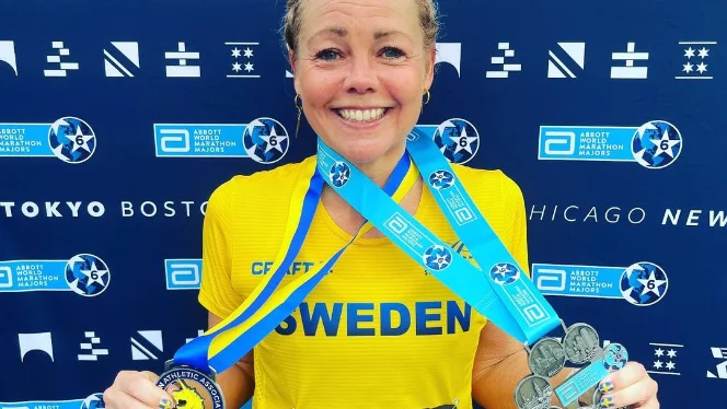 Elisabeth Waldener efter att ha gått i mål i Boston. 