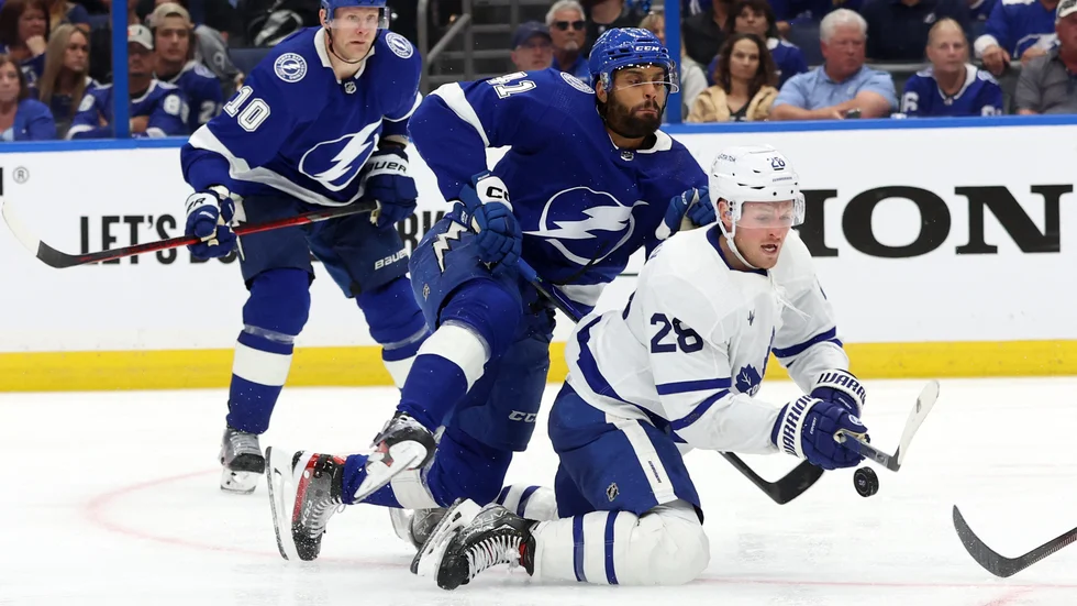 Pierre-Édouard Bellemare fortsätter i NHL, men byter klubb till Seattle Kraken.