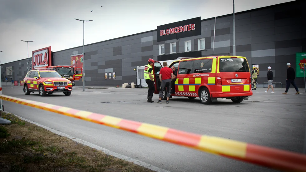 Räddningsarbetet pågår fortfarande på torsdagen. 