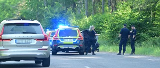 Påverkad kvinna misstänks ha försökt köra på personer 