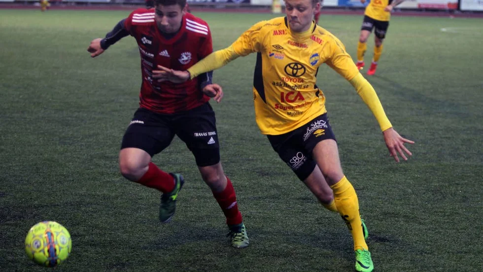 Arvid Falk-Lindgren gjorde mål, men Mjölby AI fick nöja sig med 3–3 hemma mot mittenlaget Högsby. MAI tappade därmed andraplatsen.