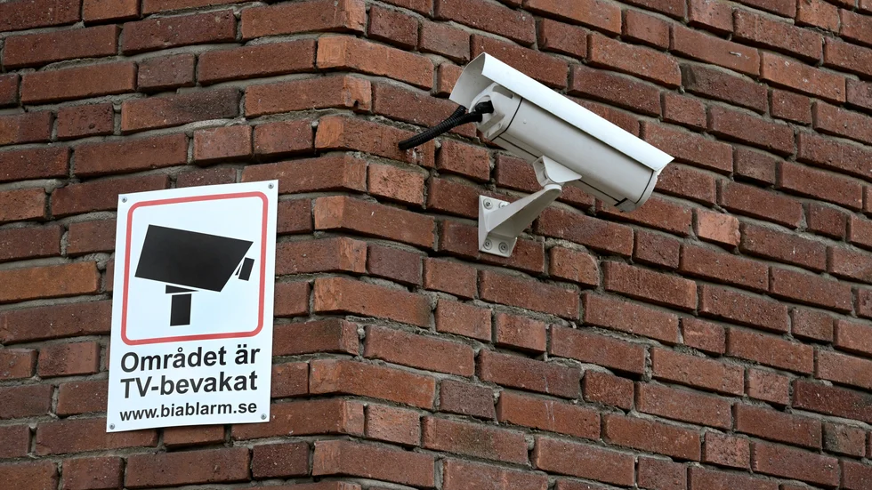 Insändarskribenten är kritisk till att motionen om kameraövervakning fick avslag vid senaste mötet i Vimmerby kommunfullmäktige. "Jag tolkar det som så att den nuvarande majoriteten tycker det är bra och tryggt som det är och att det inte behövs några trygghetsskapande åtgärder trots att känslan av otrygghet har ökat markant hos Vimmerby kommuns befolkning."
