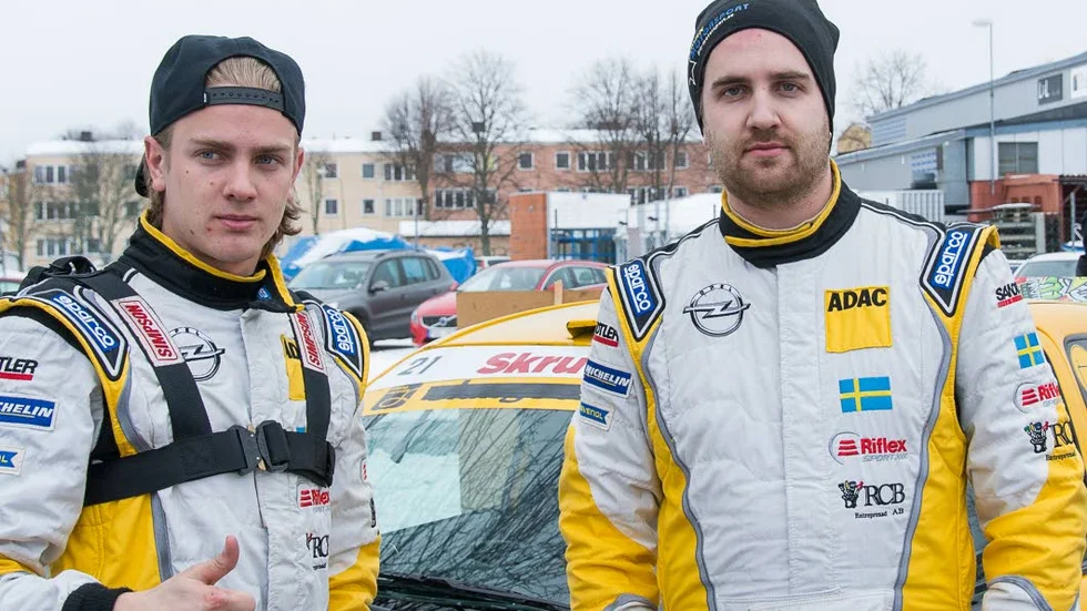Pontus och Patrik Åhman, Almunge MK, efter SM-premiären.