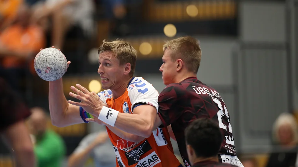Lugis Theo Übelacker, till höger, tvingas avsluta karriären bara 22 år gammal.