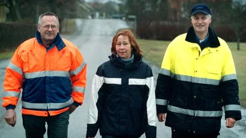 Lars-Ove Hilbrand, Anette Ekman och Per-Arne Carlsson vill fullborda det långa ekologiska kretsloppet för jord att åter bli jord efter färden via maten genom våra kroppar. Bild: PETER JIGERSTRÖM