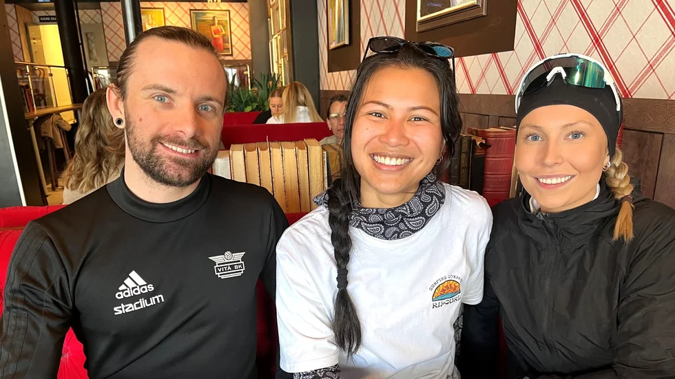 Initiativtagaren Cherié Karlsson (mitten) tillsammans med sambon David Marklund Lundin och vännen Linnea Koivuranta som tillsammans hjälper till med nystartade Social Runningclub i Luleå.