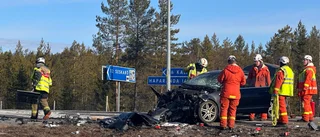 Frontalkrock längs E4 – två allvarligt skadade