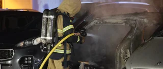 Dubbla bilbränder i Uppsala    
