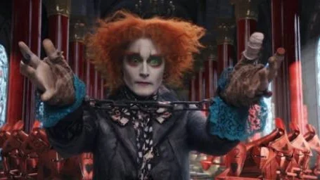 Johnny Depp som Hattmakaren i storsatsningen "Alice i Underlandet" med premiär på onsdag.Foto: Disney
