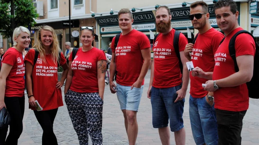 RÄTTIGHETER. Anna Palmgren, Linnéa Edgren, Sandra Danielsson, Petrus Eriksson, Kent Odkil, Henrik Hult och Sabahudin Varenikic kollade sommarjobbares arbetsförhållanden.