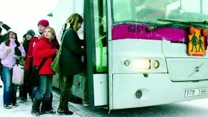Säker färd? Enligt en ny rapport från NTF ställer Västerviks kommun få krav på sina skolskjutsar. Foto: Scanpix