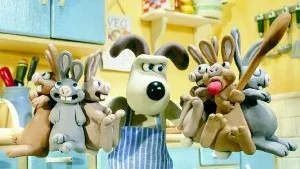 Älskade lerklumpar. Smart, snyggt och uttänkt, kanske till och med i överkant. Nu når "Wallace & Gromit - Varulvskaninens förbannelse" svenska biografer. Foto: UIP