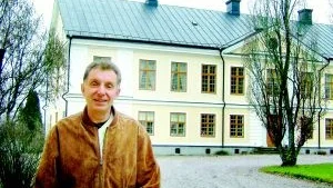 Skiftande uppdrag. Göran Svensson, en av delägarna till Odensviholm, delar sin tid mellan lantbruket, svenskt avelsarbete och utformningen av det nya Tjust pastorat.