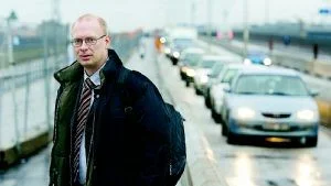 Forskar om sladd. - Alla studier visar att just antisladdsystem får en mycket stor effekt på trafiksäkerheten, säger Anders Kullgren, forskningschef på Folksam. Foto: Anders Wiklund/Scanpix