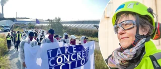 ”Vill absolut inte ha någon konfrontation” • Aktionen pågår – fabrikschefen ”tar en timme i taget”