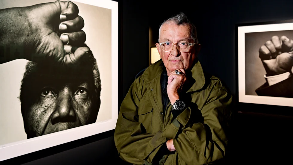 Hans Gedda är aktuell med utställningen "Nära ögat" på Fotografiska, där de berömda porträtten av bland andra Nelson Mandela och Evert Taube visas.