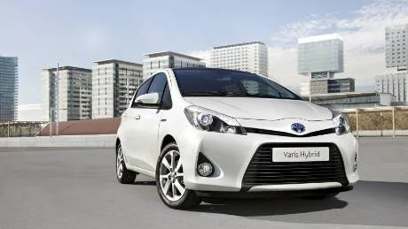 Nya Toyota Yaris Hybrid nöjer sig med 0,35 liter milen.Foto: Toyota