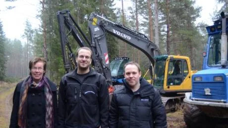 Karin Kasselstrand, Tjustbygdens sparbank, Marcus Augustini, Rispetorp och Magnus Christiansson, LRF Konsult presenterade årets Skogsbarometern. Foto: Hans Brandin