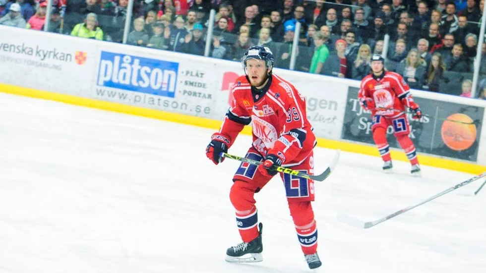 Ny position. Pierre Gustavsson spelade back senast och kommer gör det igen i kväll.