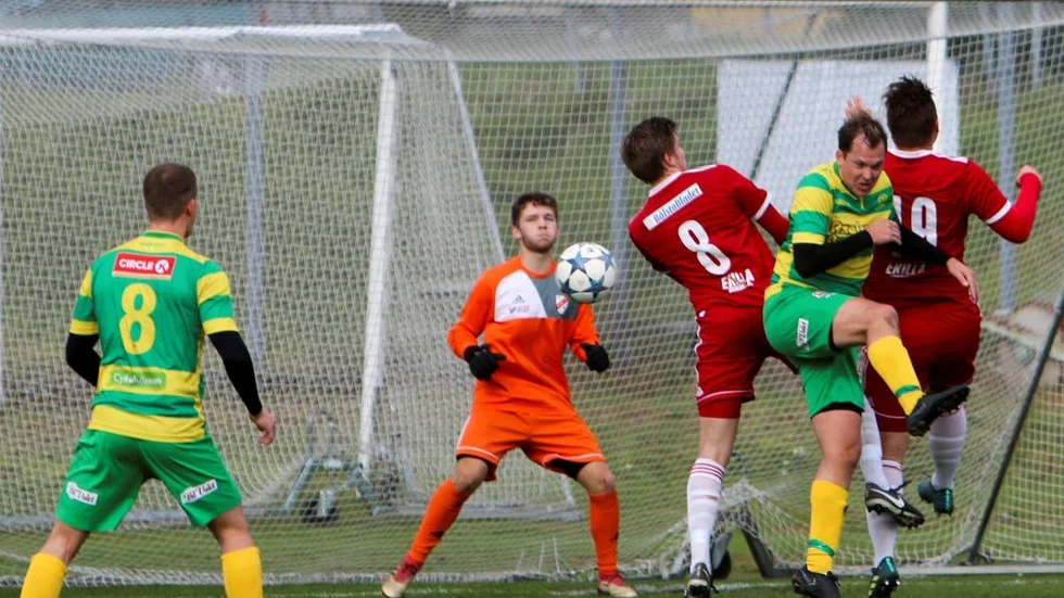 Patrik Törnevik gjorde 2–1 för Södra Trögd efter hörna.