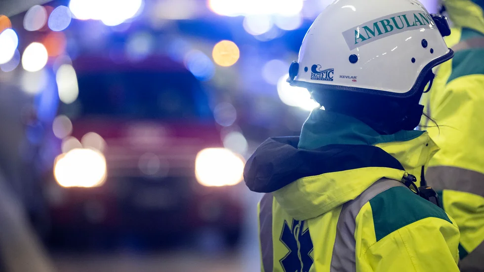 En polisanställd man misstänks ha betett sig hotfullt mot ambulanspersonal. Arkivbild.