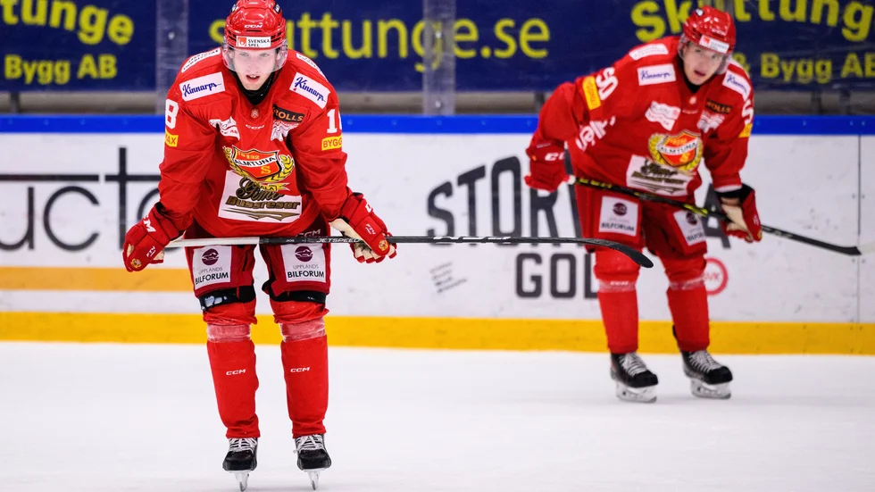 Jacob Svensson och Georgs Golovkovs deppar i en tidigre Almtunamatch. 