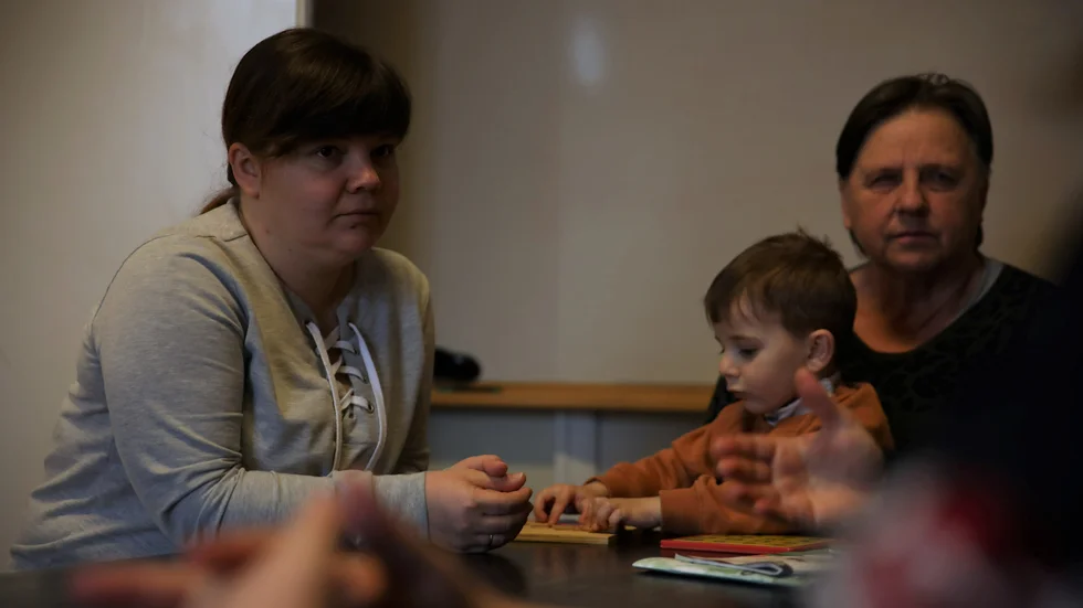 Nadia och Ludmila, med Nadias son Egor i knät.