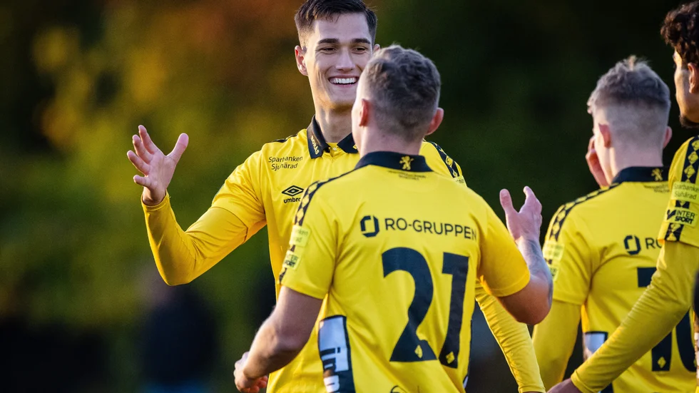 Amer Jusic och Theo Lind jublar i Elfsborgs U19-lag. Den här säsongen spelar båda i ÅFF.
