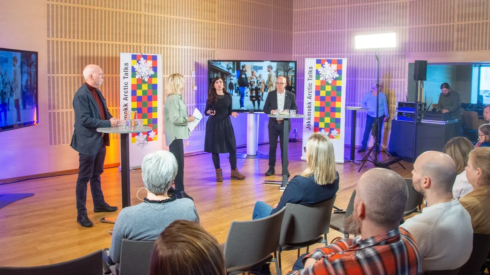 "Ska Norrbotten inte vara en koloniserad naturresurs så måste staten se till att man gör de insatser som behövs", sade Märta Stenevi (MP) under Arctic talks.