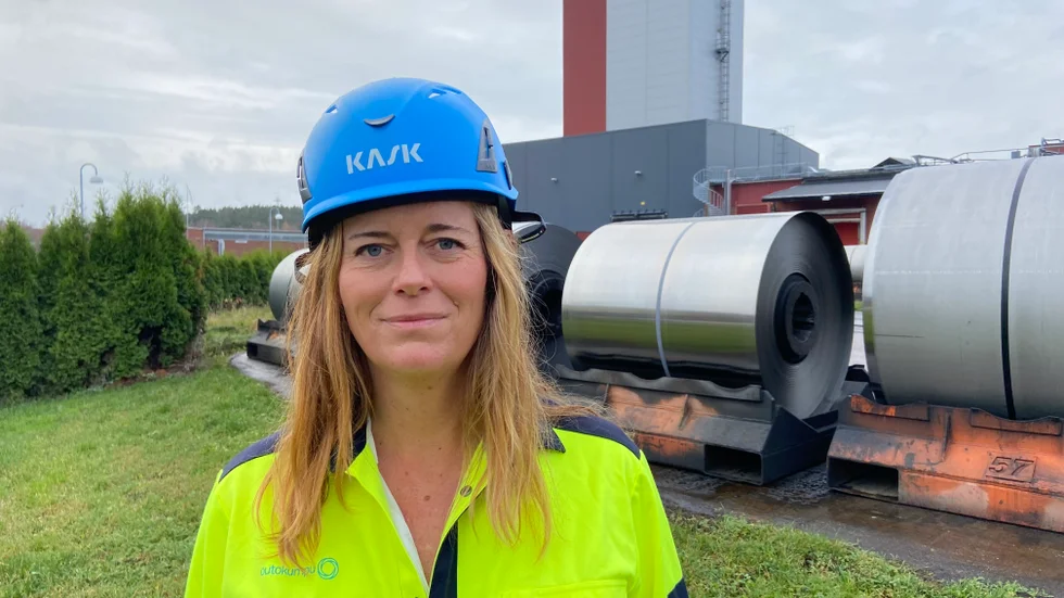 Platschefen Camilla Eriksson berättar att Outokumpu arbetar mycket med att se över sin energiförbrukning.