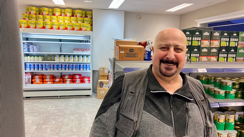 Abrahim Chriki planerar att öppna sin nya butik på Köpmantorget inom kort. Han specialiserar sig på varor från andra länder, bland annat Syrien där han själv kommer ifrån.