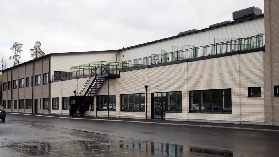 Det är tur vi har våra seniorer som vill jobba efter sin pensionering, skriver Joha Frondelius (KD). Han skriver det med anledning av att Stensättersskolan tar in två pensionerade lärare för att få ordning på stöket i skolan.