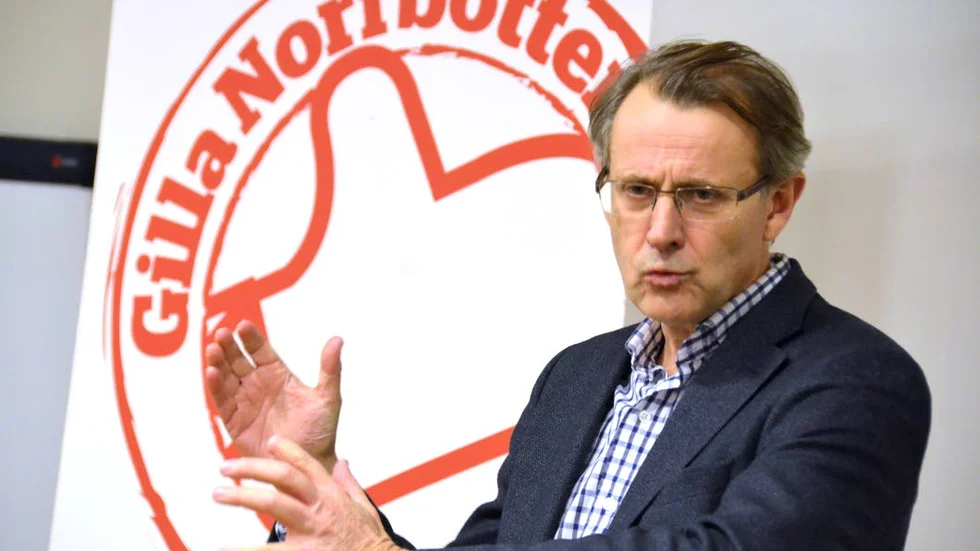 Roller. Anders Sundström anklagas av Aktiespararna för att inte ha kunnat skilja på sina roller.