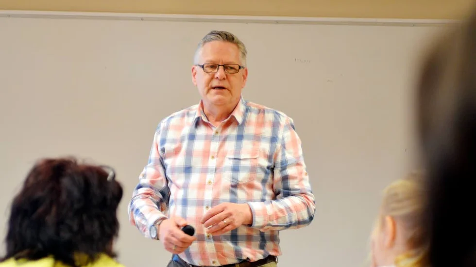 MER NYFIKENHET. Janne Lundholm tipsar vuxna att vara mer nyfikna på sina ungdomar och skapa mer samtal men samtidigt vara vaksam "de lurar skjortan av er", säger Janne Lundholm.
