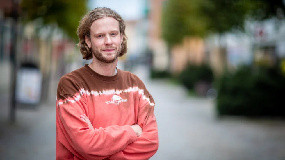 Jens Worning berättar om känslan av att vilja kasta ut leran genom fönstret under keramikkursen.