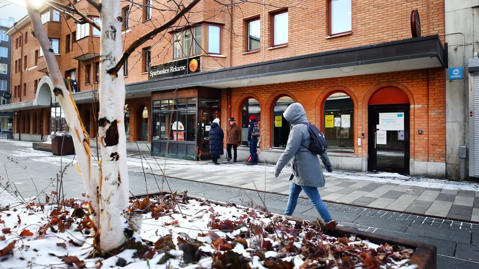 "Mycket besviken kund" nekas lån och undrar varför.