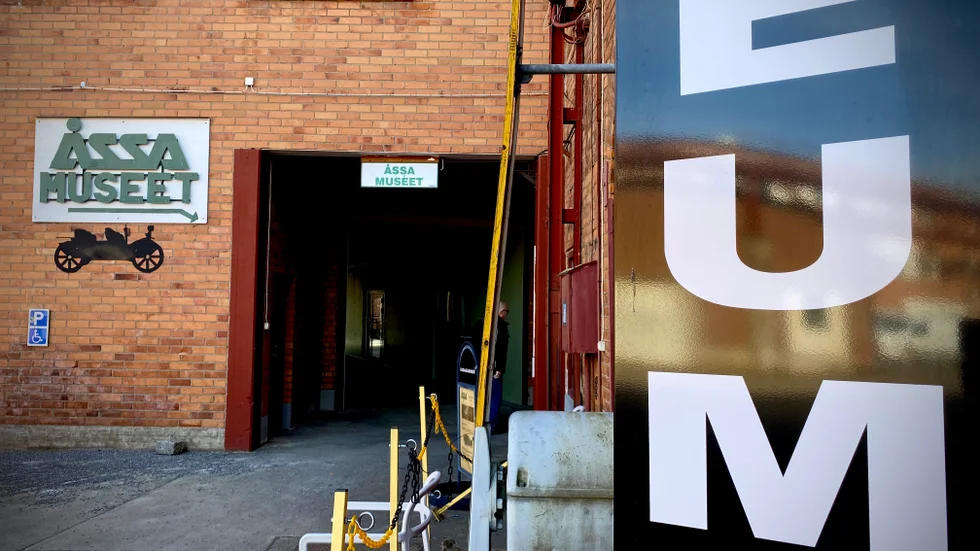 Föreningen som driver Åssa-museet diskuterar sin fortlevnad. Under måndagens årsmöte togs inget beslut om nedläggning. "Vi skjuter upp frågan till ett årsmöte i september", säger ordföranden Göran Forslund. 