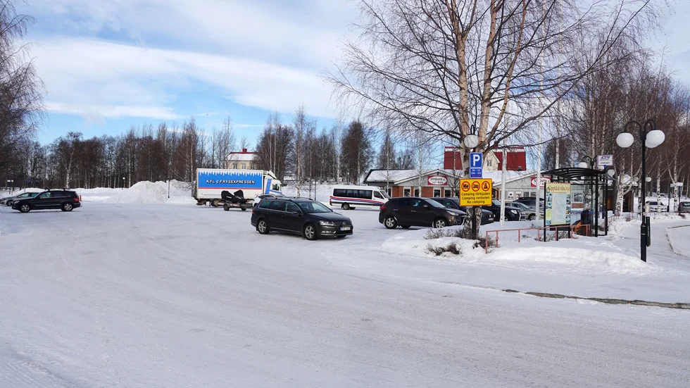 Guld-Klas torg ska utformas för att maximera antalet besöksparkeringar. I dag uppges det saknas en tydlig uppmärkning av parkeringsplatserna.