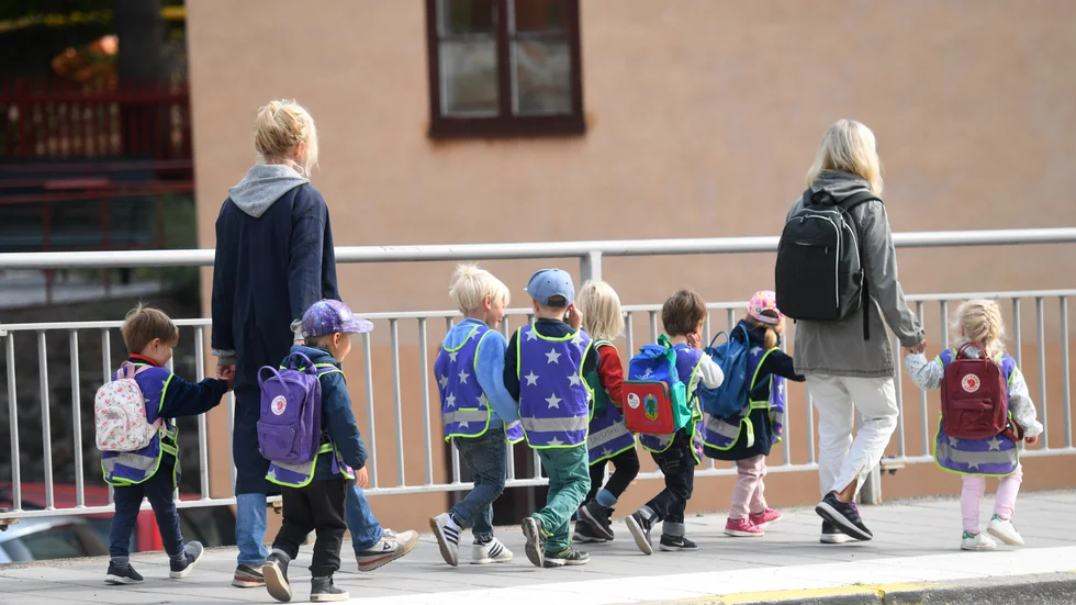 50 anställda inom förskolan varslas, det meddelade bildningsförvaltningen på onsdagen. 