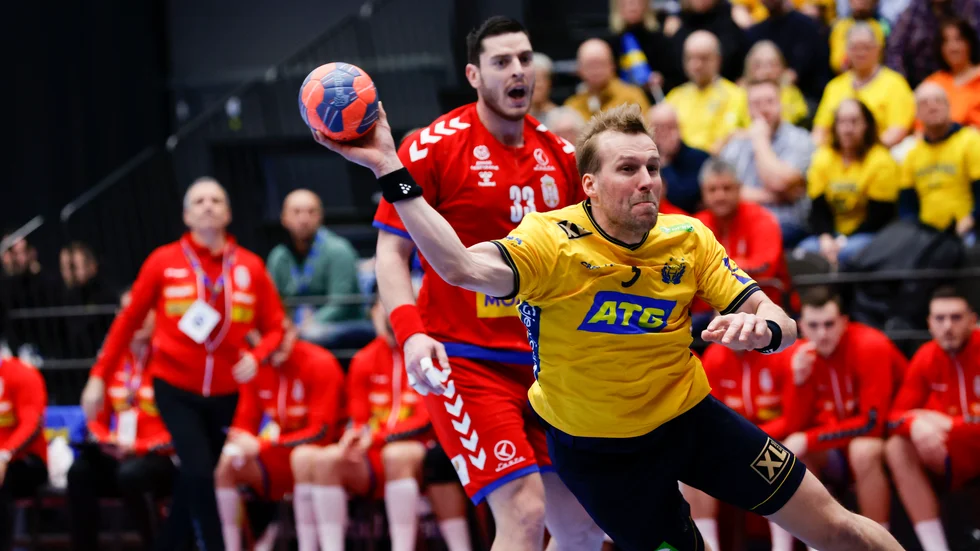 Max Darj under måndagens VM-genrep mot Serbien.