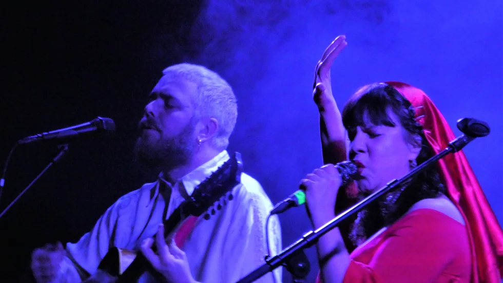 Sara Parkman kom med hyllade albumet "Eros Agape Philia" till Uppsala och ett utsålt Katalin. På scenen ett excellent band med bland andra Hampus Norén.