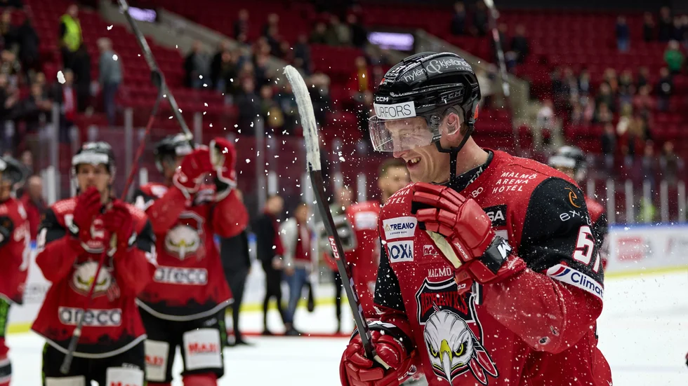 Emil Sylvegård och hans Malmö leder med 2–0 i matcher mot Brynäs i nedflyttningskvalet. Arkivbild.
