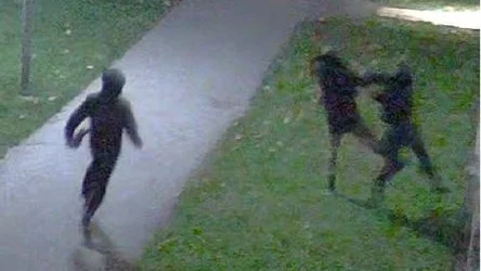 Här är inledningen på bråket som kort senare ledde till att en 19-åring knivhöggs 14 gånger.