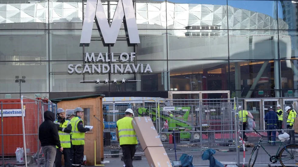 SYNAS I SÖMMARNA. SVT:s Uppdrag Granskning har synat bygget av Mall of Scandinavia i sömmarna. Det är ingen vacker historia.
