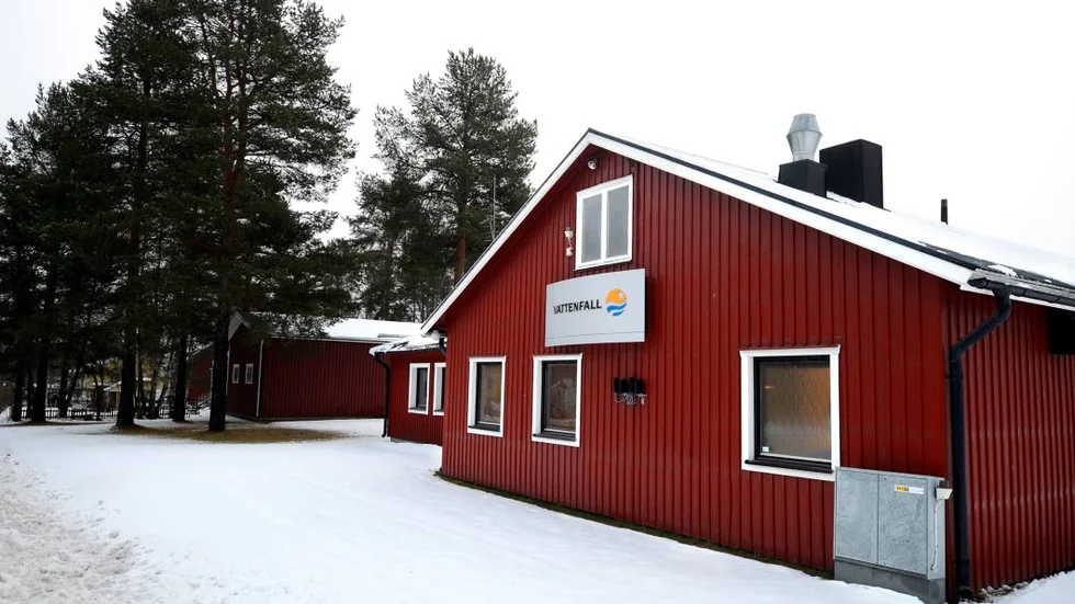 FÖRSVINNER. De två anställda lämnar kontoret och ska jobba hemifrån, enligt planen.
